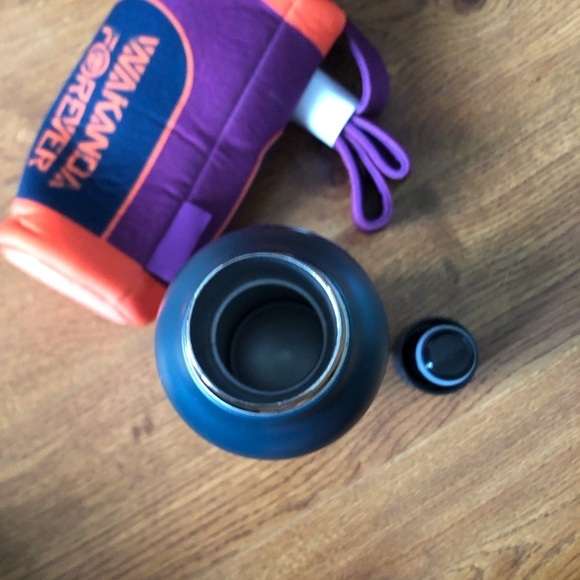 Marvel Black Panther “Wakanda Forever” steel water bottle with crossbody holder - Picture 6 of 7